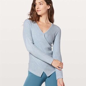 Lululemon Wrap It Back Sweater
in Heathered Starlight Size 8